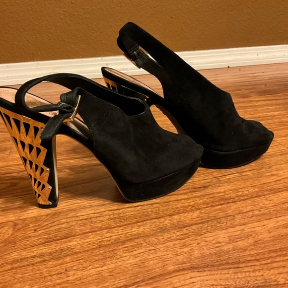 Heels - Picture 2 of 3